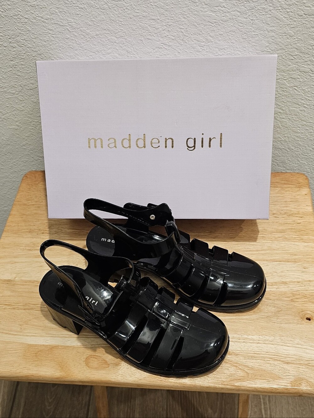 Madden Girl Escapee Black Jelly Sandals NIB Size 9